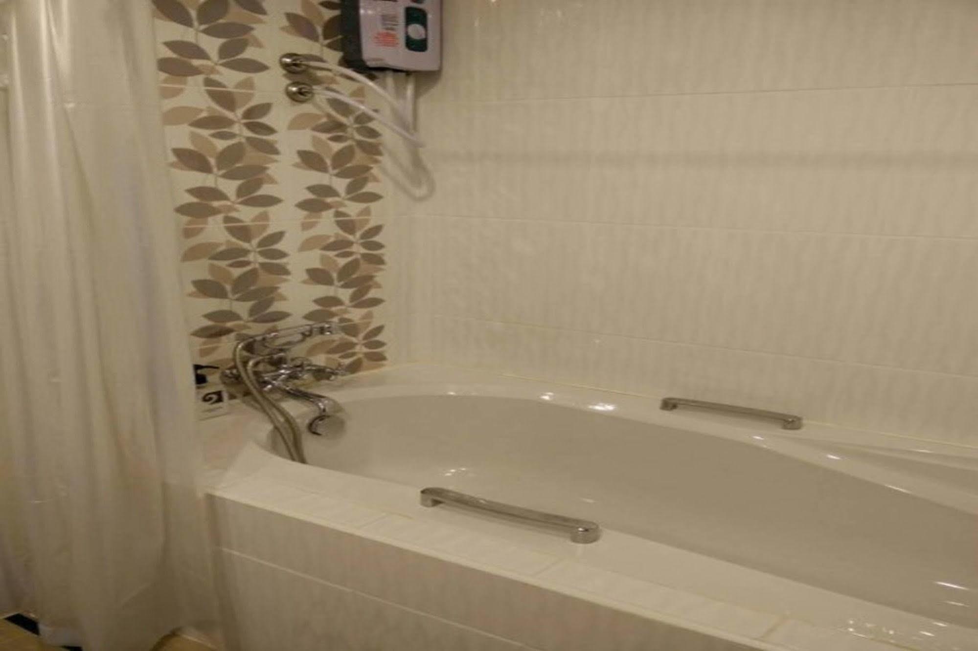 One Fu Hotel Surin Exterior foto